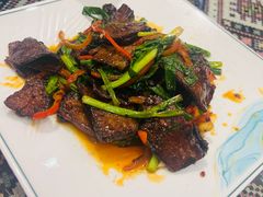 回锅牛肉-新疆伊宁远征餐厅