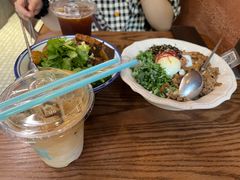 -CowCow其其·牛杂咖啡公司(六运店)