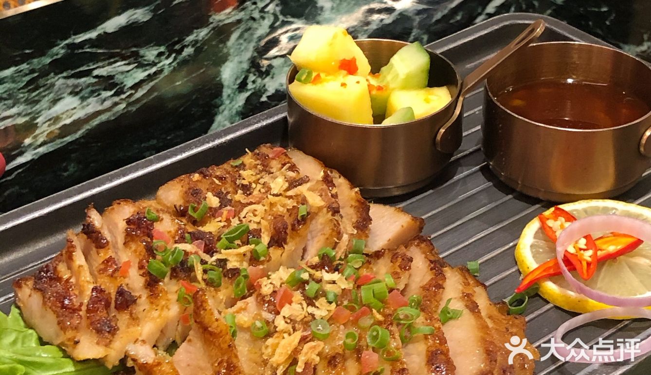 在武汉就能吃到正宗泰国美食，冬阴功汤太好喝惹！