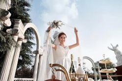 -雪中彩影婚纱摄影·微光艺术中心