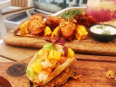 -Mark&Mars Restaurant