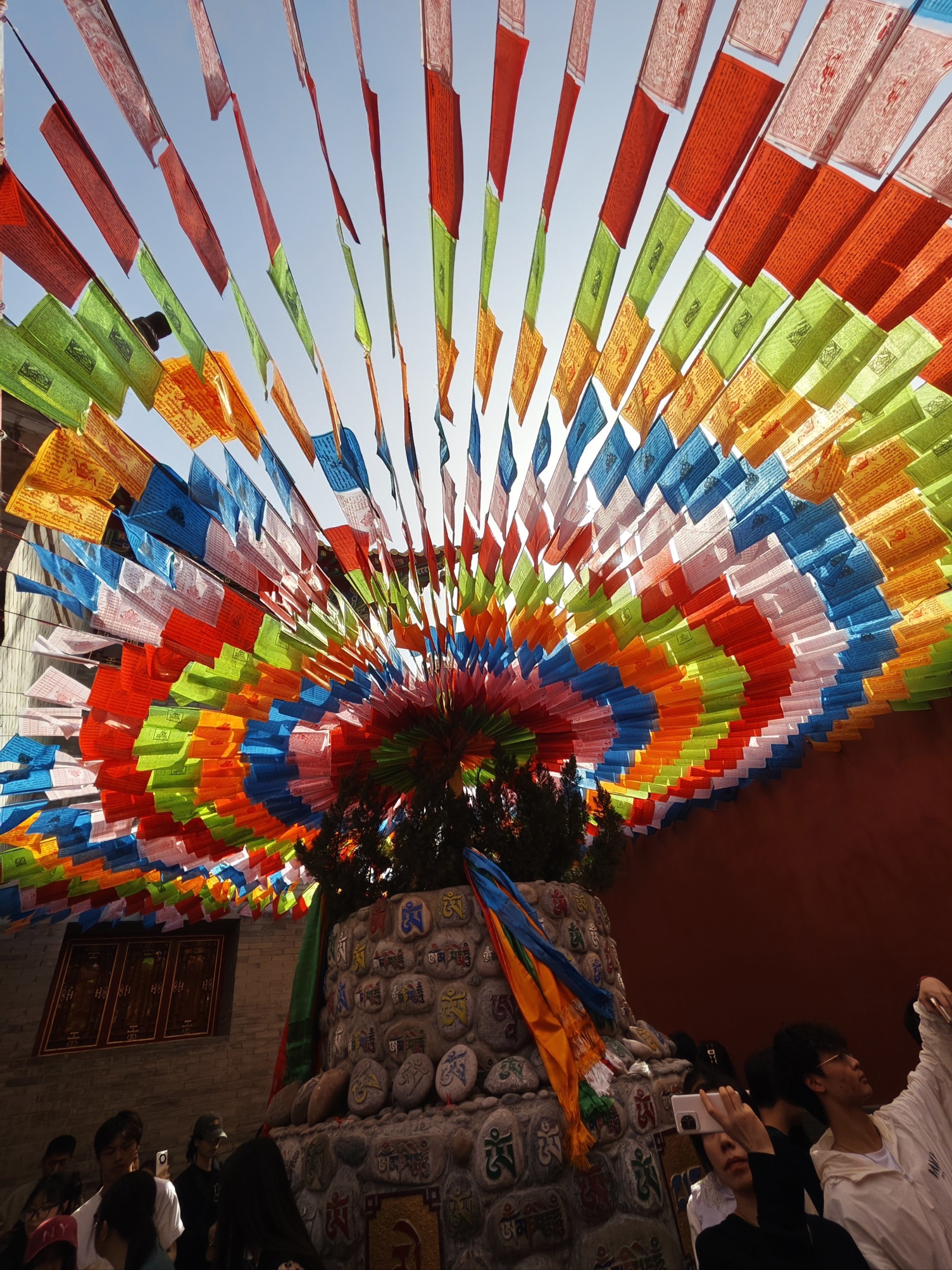 这家寺院成年轻人的热门拍照打卡地了