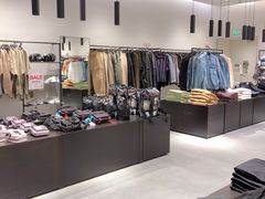 -URBAN REVIVO(七宝领展广场店)