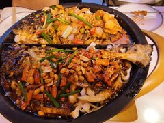 -鸣记脆皮烤鱼·海鲜烤鱼(三八广场店)