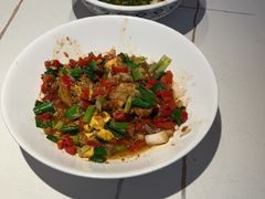 -阿瓦山寨·湘菜现炒·剁椒鱼头王(咸阳总店)