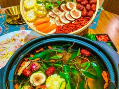 -鹏鹏虾庄·创新土鸡火锅(坪山高铁站店)