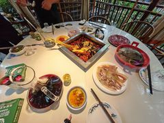 -二荆条·蜀鲜汇城市森林火锅