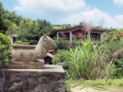 -梅岭月亮湾山体公园
