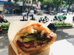 -Bánh Mì Huynh Hoa
