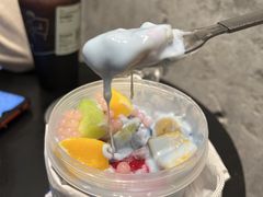 藻蓝椰香元气水果杯-溪边姑娘·拉丝酸奶水果捞(春熙路店)