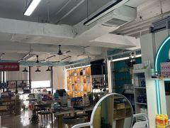 -英伦眼镜蔡司依视路折扣店(通州万达店)