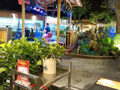 -茅草房·河畔园林火锅