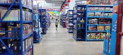 -逝水玩具折扣店