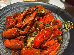 -肥肥虾庄·金牌油焖大虾(汉街SKP店)