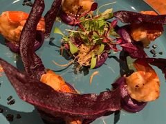 煎虾配紫薯泥薯片及姜味柠檬汁-AZUL by FUEL蓝色·法式酒馆(琶醍店)