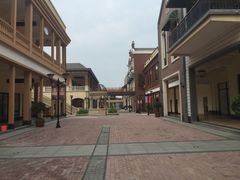 -王府井奥莱临潼小镇(临潼店)