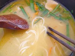 -银米·云南传统过桥米线(双廊黑金冠店)