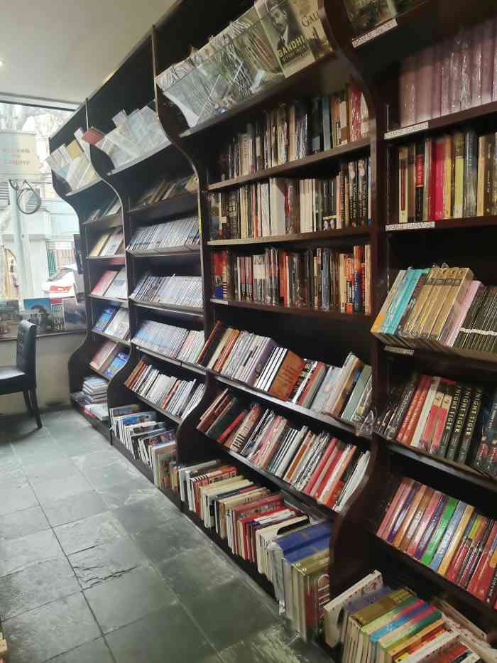 上海韬奋西文书局有限公司-"两层楼的小别墅附带着一个小花园,沿街的