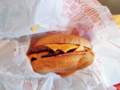 -麦当劳(乳山路店)