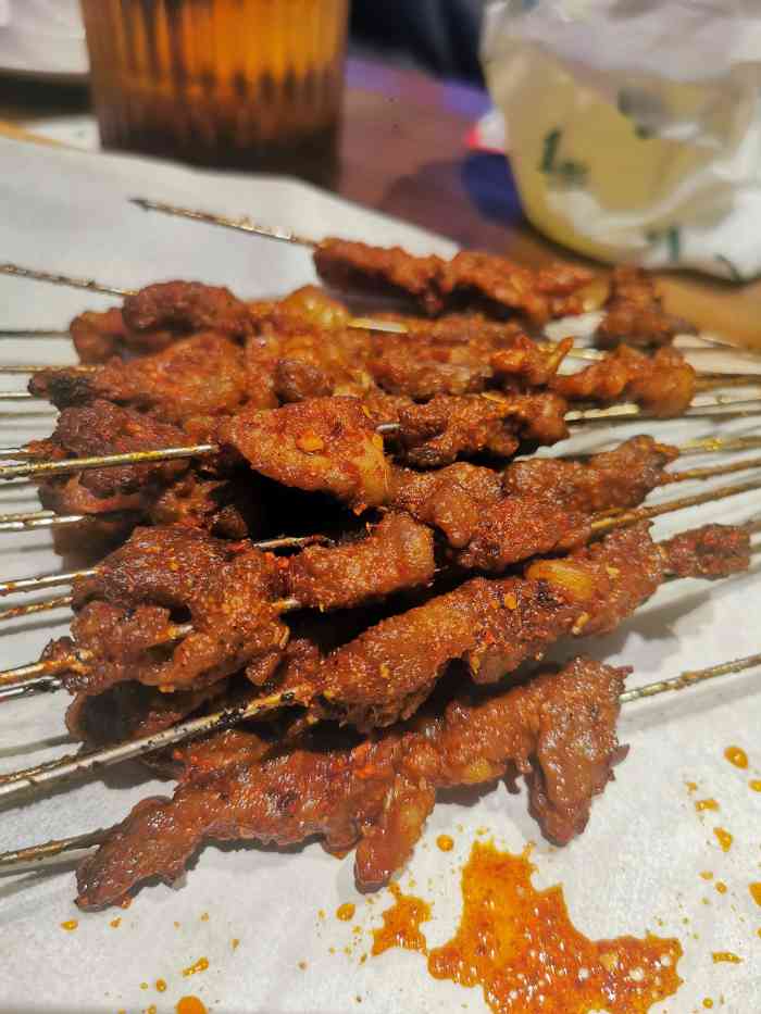 小杨烤肉(唐延路店)-"[薄荷]环境:店里二楼很安静.有个包间.