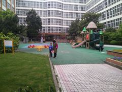 -上海市民办金苹果学校