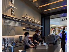 -星巴克臻选(上海合生汇1F店)