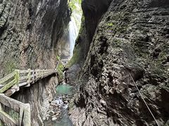 -龙水峡地缝景区