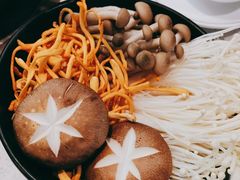 杂菌拼盘-顺德公广东猪肚鸡·煲仔饭(白石洲店)