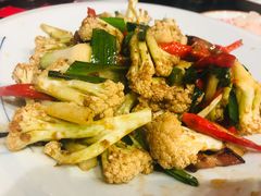 腊肉炒菜花-陆小凤四川料理(北京路店)