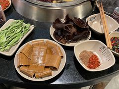 -洞亭火锅(防空洞总店)