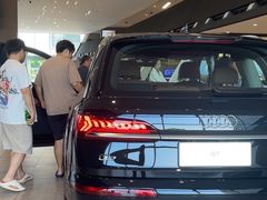 -上海永达奥诚奥迪4S店(申江路店)