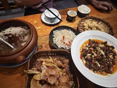 -老滇山寨•云南特色菜•地方菜•民族风情歌舞表演(金碧店)