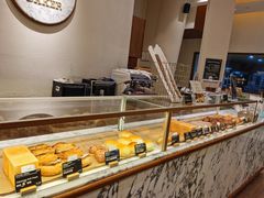 面包甜点陈列柜-WHEAT&BAKER-麥(凯德来福士店)