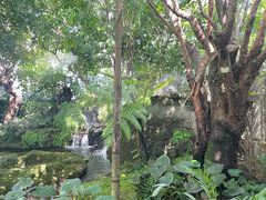 -Chom Cafe and Restaurant