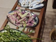 -老石黑山羊毛驴肉火锅(金凯广场店)