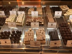 -VENCHI 闻绮(北京国贸商城店)