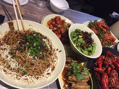 -巴厘龙虾·榜首油焖大虾(音乐学院·沿江酒馆店)