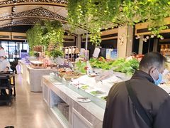 -川骄海鲜自助(王府井奥莱UP TOWN店原世界之花店)