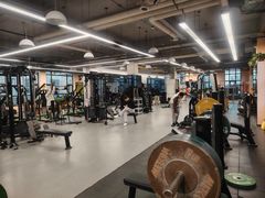 -岩顶健身(玄武店)