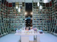 -钟书阁(松江泰晤士小镇店)