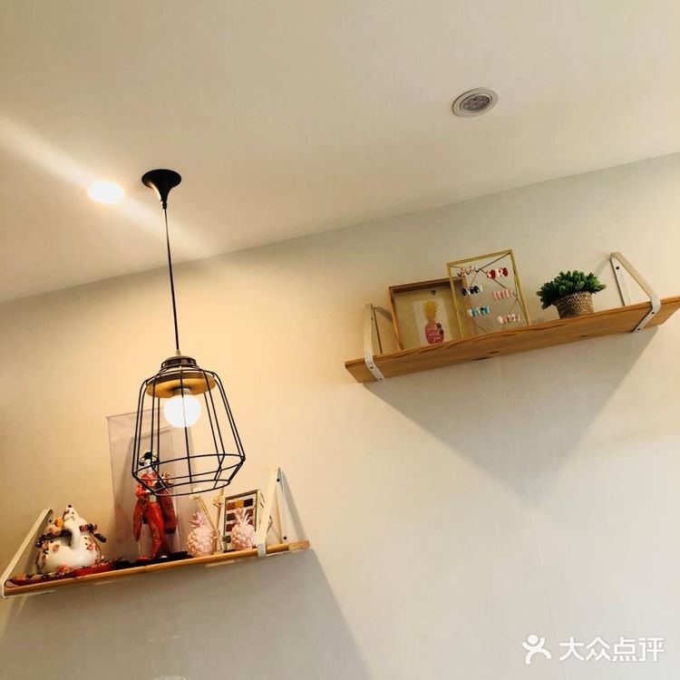 真的好敬业。性价比:这里都是日本进口胶