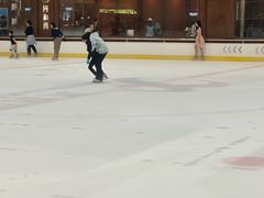 -冰纷万象滑冰场(深圳万象城店)