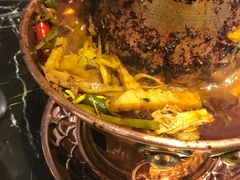 -巴四老城区炭火蛙锅(张江店)