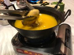 -鲜入围煮花胶鸡海鲜火锅