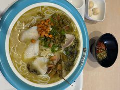 -灵芝妹子海鲜米线(劳动公园店)