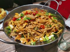 干锅腊肉榨笋-三湘四水正宗湘菜(君峰路店)