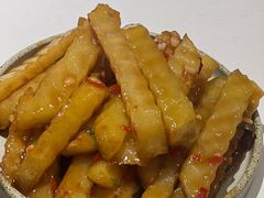 -粉八·云南米线·建水烧烤(常熟路店)