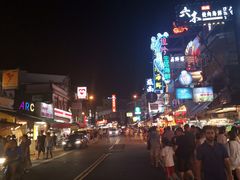 -六合夜市