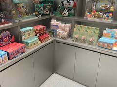 -泡泡玛特POPMART(蓝色港湾店)