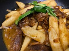 铁棍山药焖牛肉-食欲老院子荆芥疙瘩汤(经五路店)